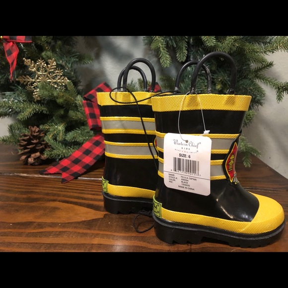 BRAND NEW!!  Fireman Rainboots!! - Picture 4 of 4